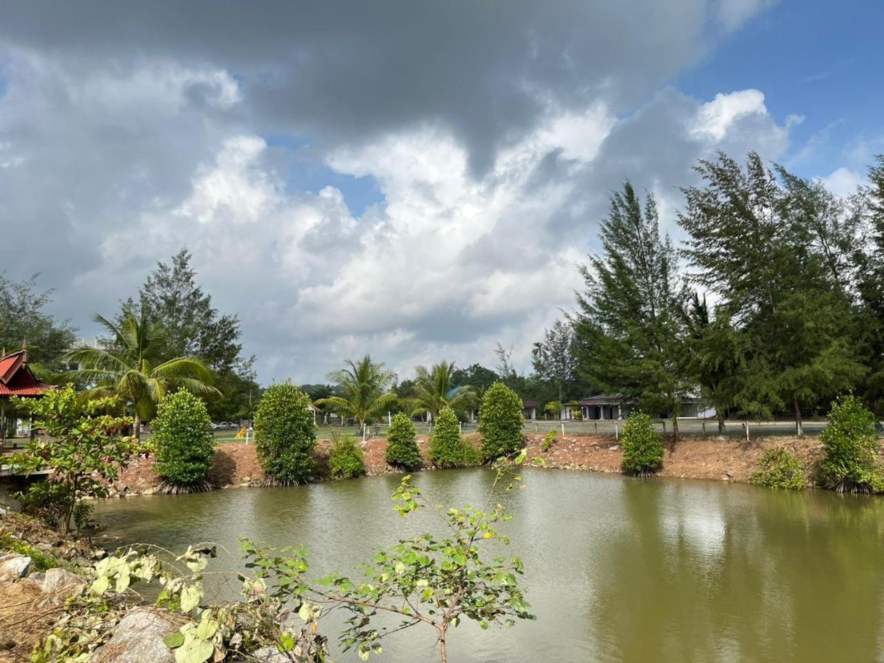 Kanza Beach Inn Marang Esterno foto