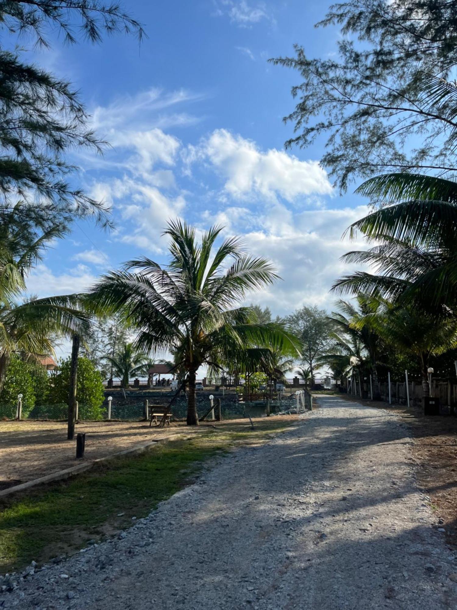 Kanza Beach Inn Marang Esterno foto
